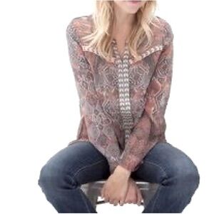 Gimmicks by Buckle Women’s Long sleeve Chiffon top